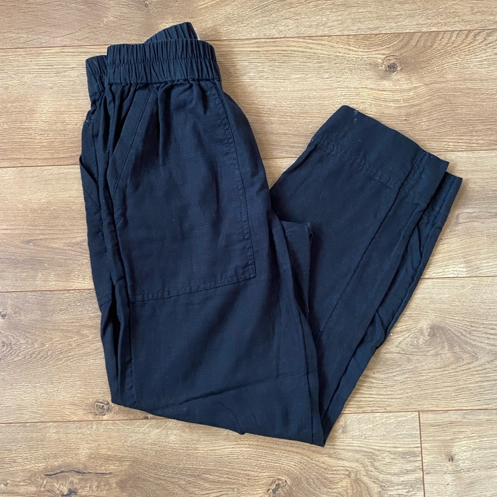 Lightweight ankle pant